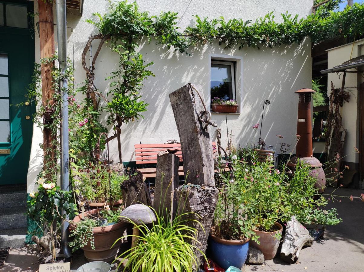Gartenzimmer Mit Strassenbahn Zu Dom Und Messe Colonia Exterior foto