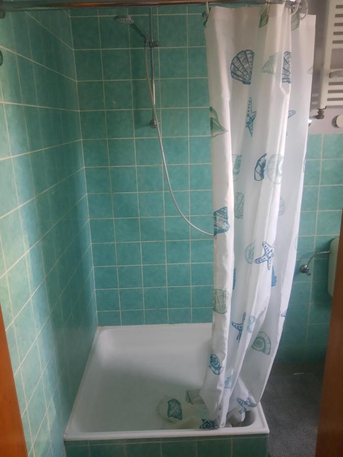 Gartenzimmer Mit Strassenbahn Zu Dom Und Messe Colonia Exterior foto